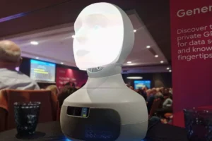 Изкуствен интелект роботи и други напреднали технологии гастролираха на форум