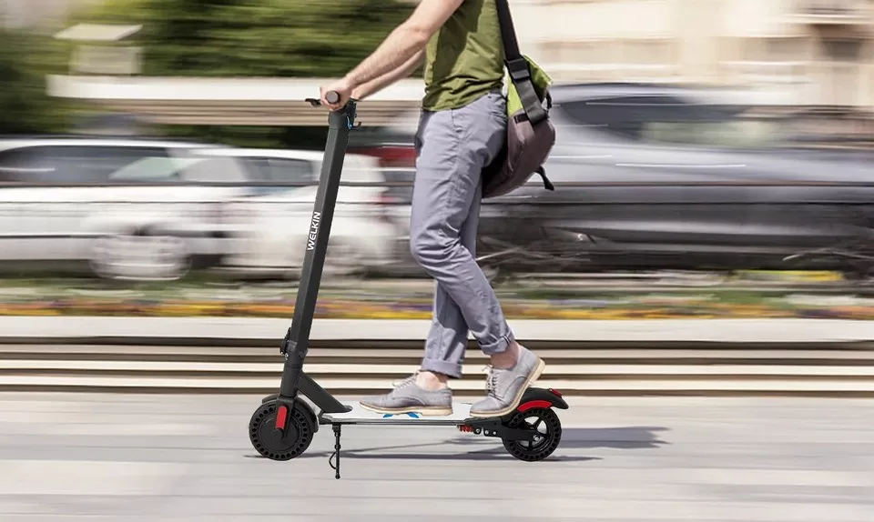 Welkin WKES006 е семпъл и евтин електрически скутер за градско