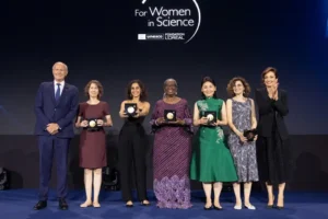 Церемонията на 26 ите годишни награди За жените в науката на