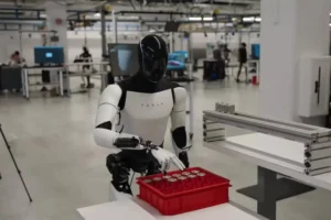 Роботи Optimus вече изпълняват задачи във фабрика на Tesla напълно