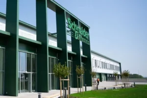 Новият завод на Schneider Electric в Унгария е най голямото