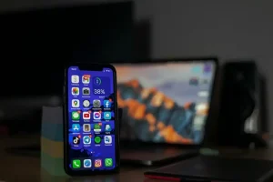 Apple ще трябва да подобри взаимодействието на iOS с разработчиците