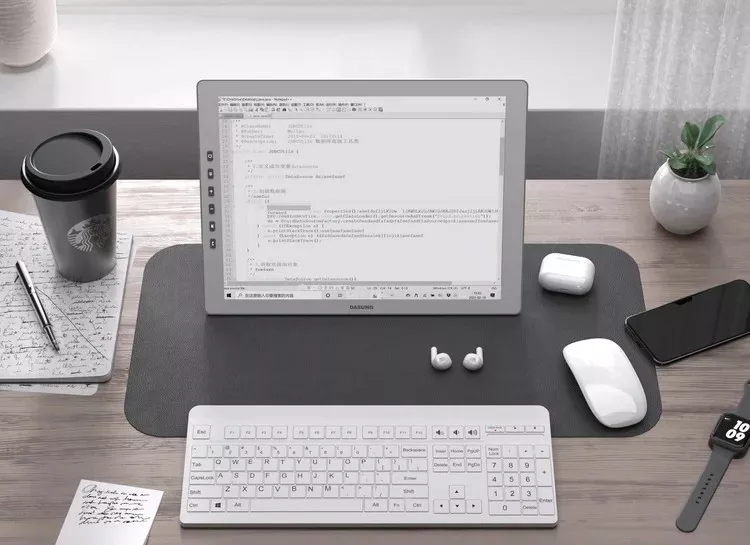 Paperlike 103 има 10,3-инчов E Ink панел с резолюция 1874×1404