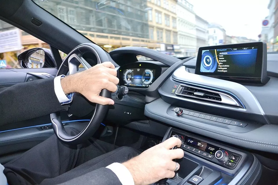 BMW ще добави DeepSeek към колите си | TechNews.bg