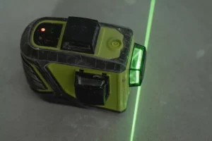 Лазерният нивелир е модерен инструмент за перфектно маркиране снимка CC0 Public