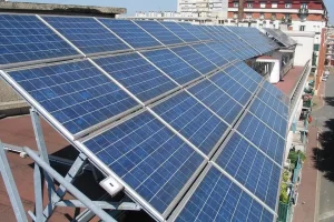 Двустепенни термопомпи и покривни фотоволтаици могат да намалят с над