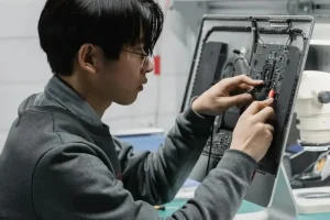 Свръхпроизводството и неконтролираните инвестиции в технологии може да задълбочат дефлацията